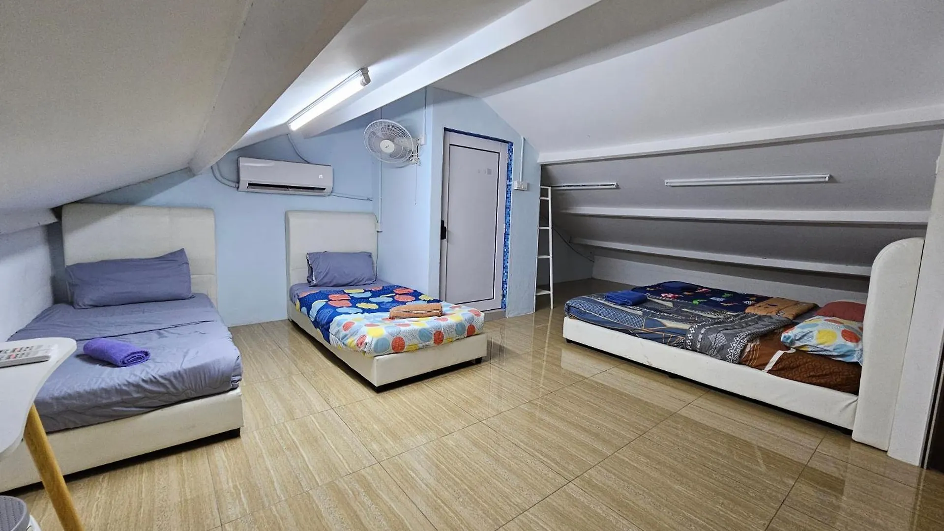Color Mixed Home Hostel George Town Malaysia
