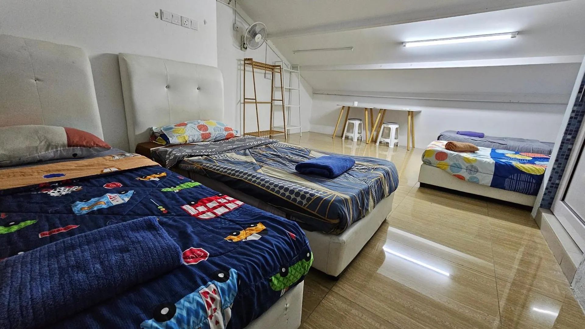 Color Mixed Home Hostel George Town Malaysia